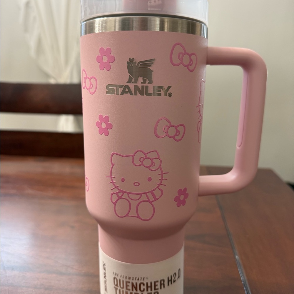 Stanley Pink Hello Kitty Floral Quencher